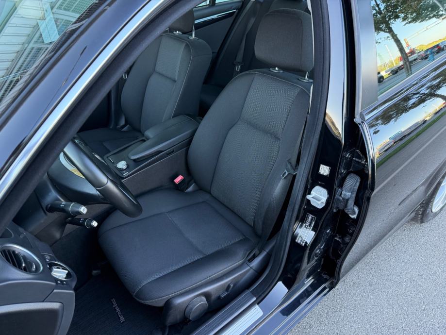 Mercedes C200CDI °GRIJANJE SJEDALA°TEMPOMAT°BLUETOOTH°REG:5/2027°, fotografija 18
