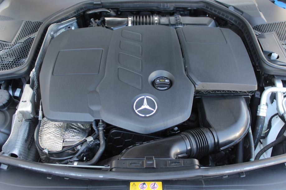 Mercedes C200D AVANTGARDE, LED, KOŽA, ALU 19, NAVI, KAMERA, GARANCIJA., fotografija 17