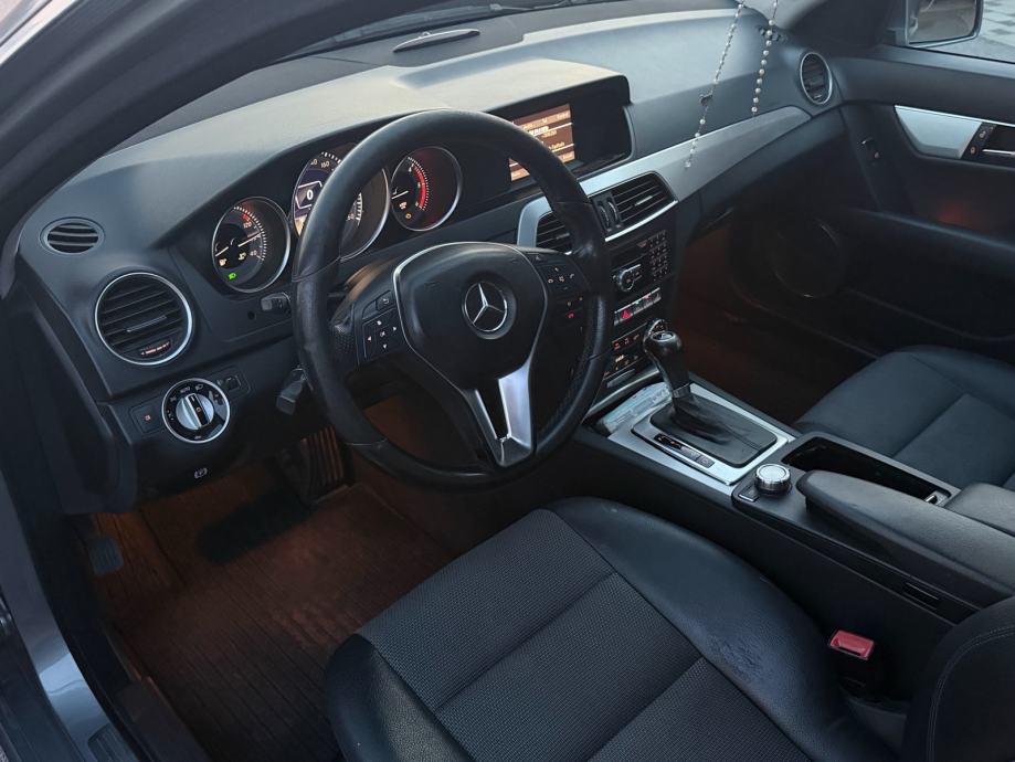 Mercedes C220 Avantgarde Automatik, fotografija 8