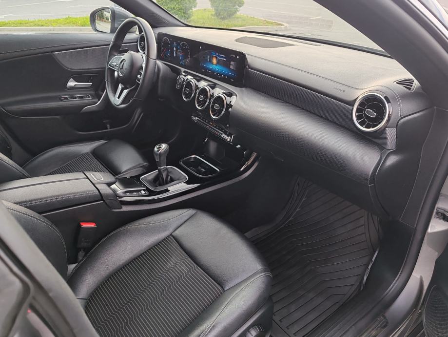 MERCEDES CLA 180 SHOOTING BRAKE PROGRESSIVE 2022 GOD, fotografija 18