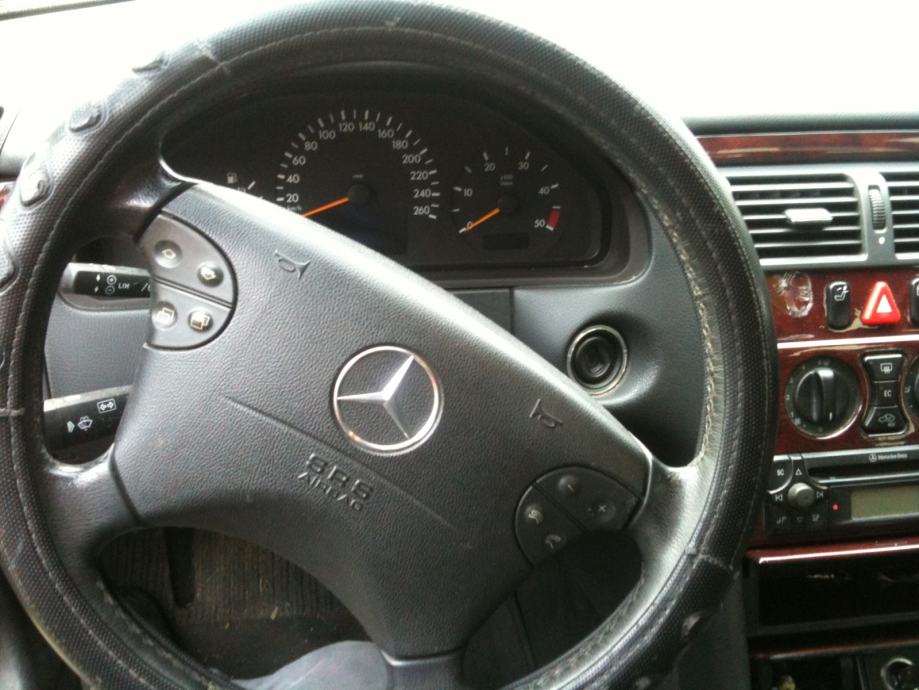 Mercedes E-klasa 220