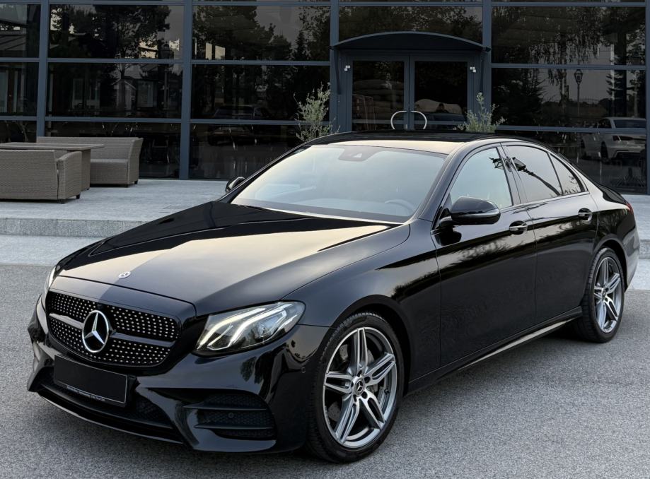 MERCEDES E220D 3xAMG, WIDESCREEN, AMBIENT LIGHT, NIGHT PAKET., fotografija 4