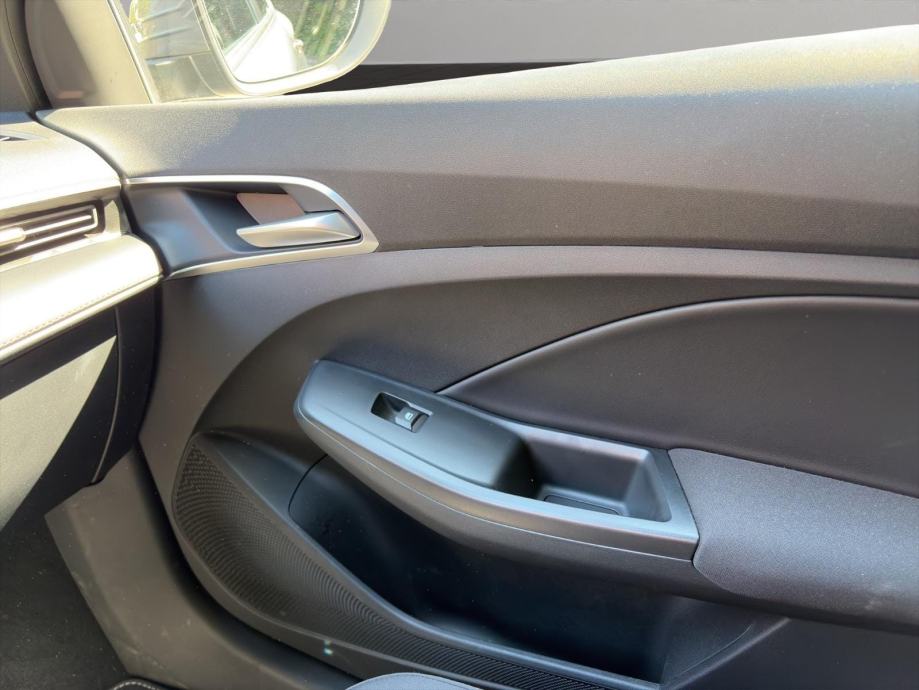 MG 3 1.5 VTi *KAMERA*LED*TEMPOMAT*, fotografija 14