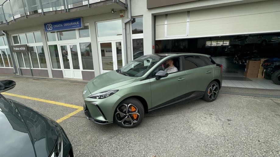 MG 4 MG 4 X POWER 430 ks 4x4 automatik, pogled izvana - slika 3