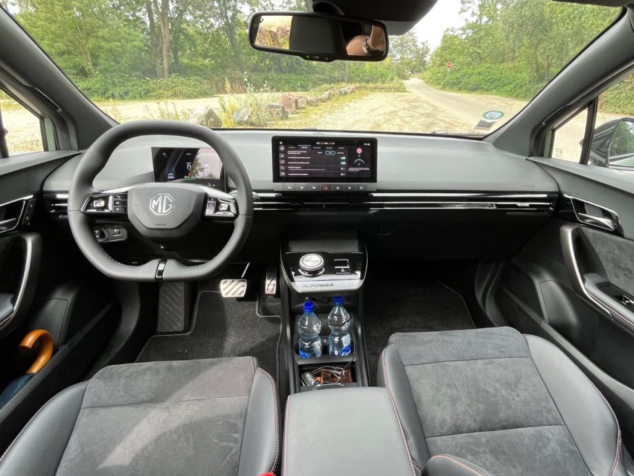 MG 4 MG 4 X POWER 430 ks 4x4 automatik, pogled izvana - slika 4