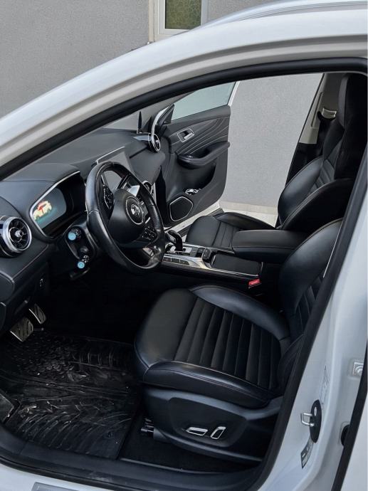 MG EHS Phev, fotografija 7