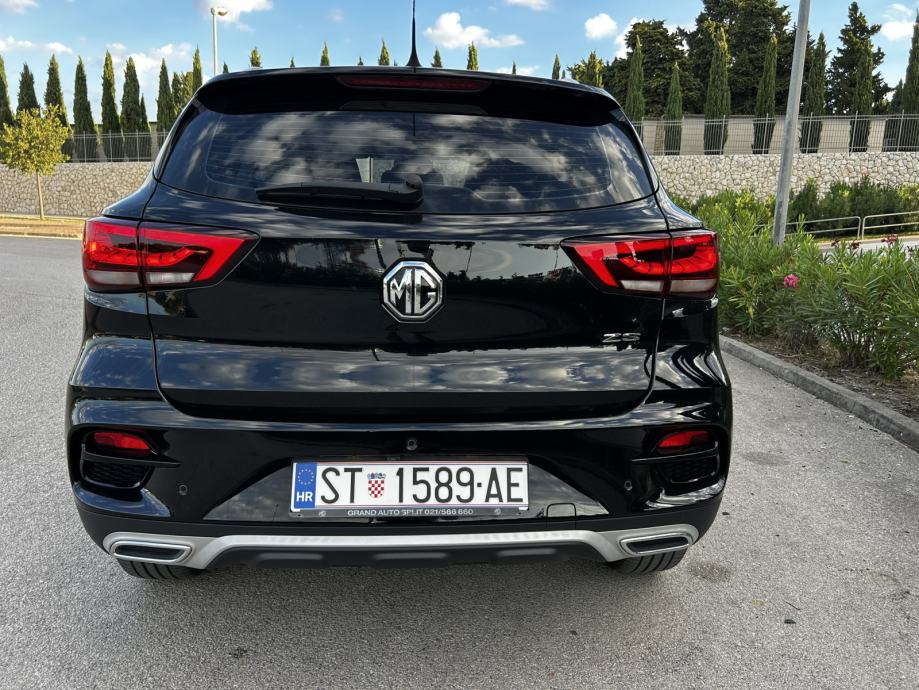 MG ZS Luxury paket 1.0T-GDI automatik - Garažiran, reg. do 09/27, fotografija 8