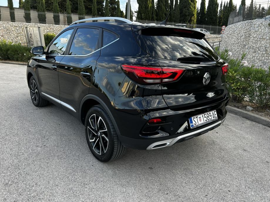 MG ZS Luxury paket 1.0T-GDI automatik - Garažiran, reg. do 09/27, fotografija 7