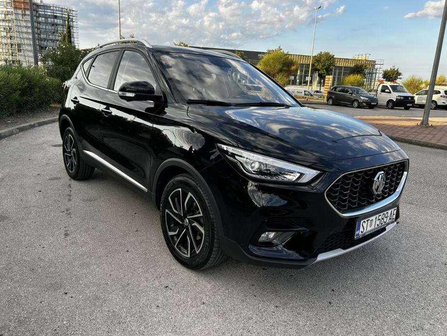 MG ZS Luxury paket 1.0T-GDI automatik - Garažiran, reg. do 09/27, fotografija 10