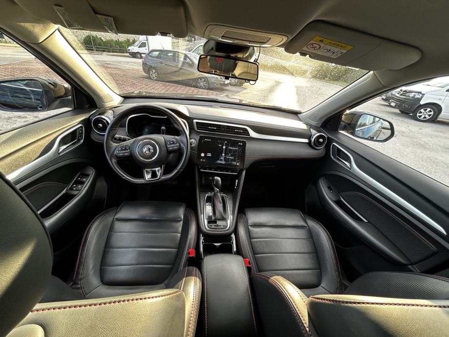 MG ZS Luxury paket 1.0T-GDI automatik - Garažiran, reg. do 09/27, fotografija 17