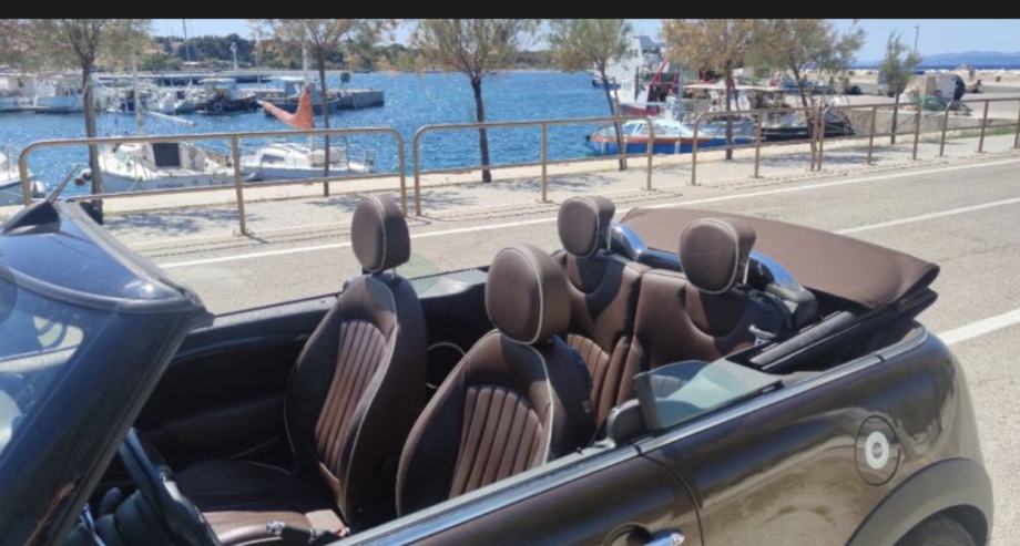 MINI Cabrio Cooper D, fotografija 9