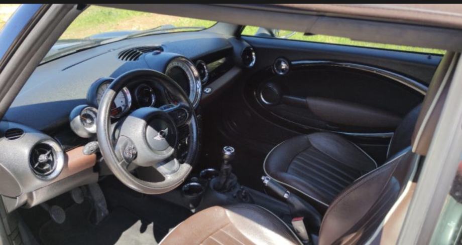 MINI Cabrio Cooper D, fotografija 8