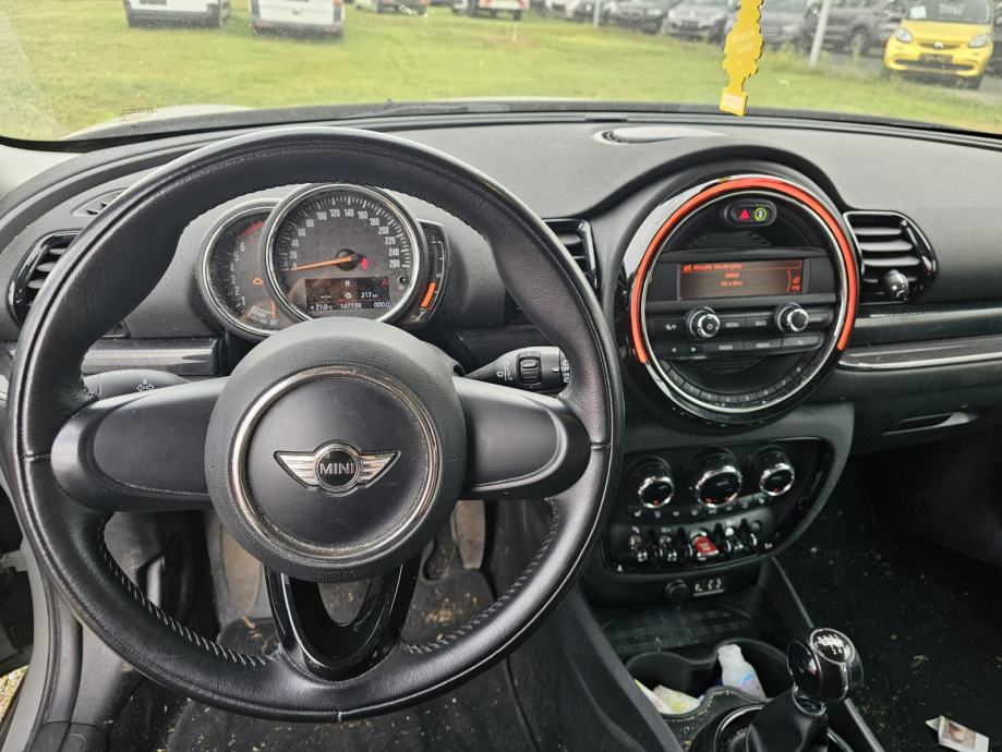 MINI CLUBMAN ONE 1.5 BENZIN 2017 god - MOTOR PROBLEM, fotografija 7