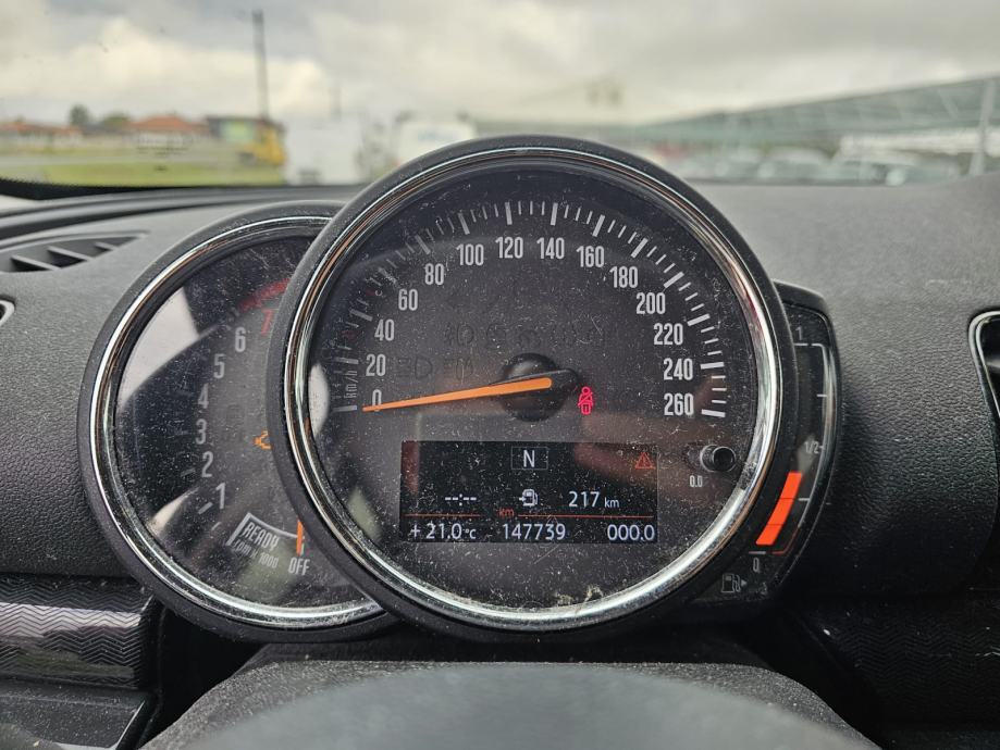 MINI CLUBMAN ONE 1.5 BENZIN 2017 god - MOTOR PROBLEM, fotografija 8