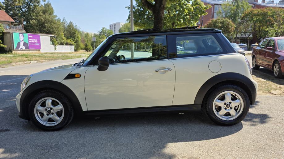 MINI Cooper 1.6 benzin, 72 kw, 1. vl, servisna, klima, panorama, TOP, fotografija 11
