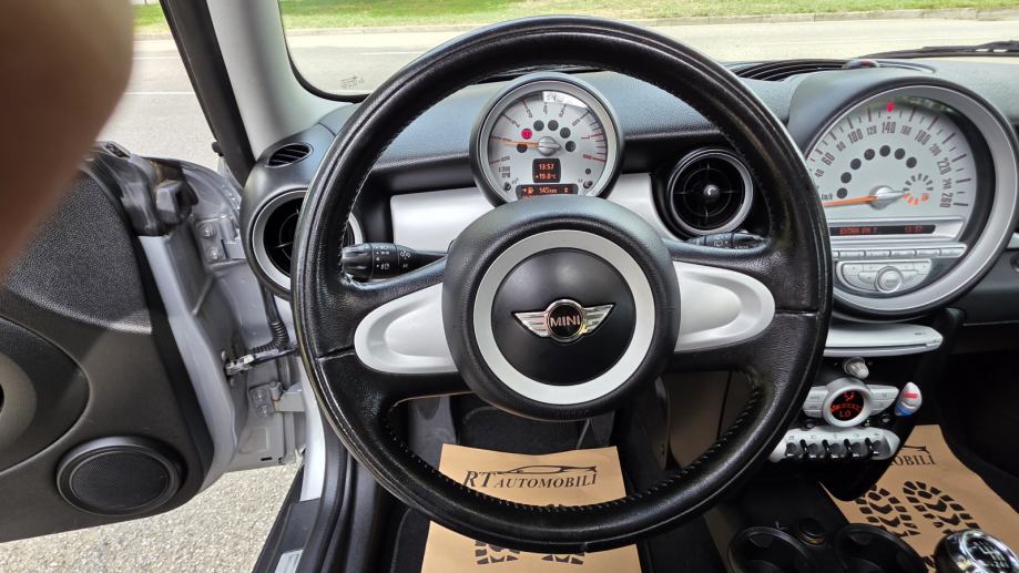 MINI Cooper 1.6 benzin, klima, panorama, servisna, alu, TOP STANJE..., fotografija 19