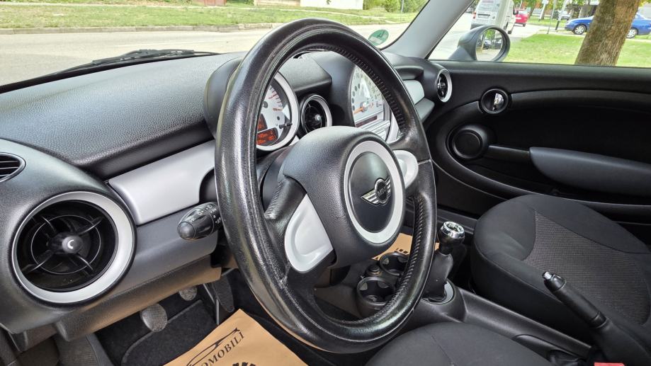 MINI Cooper 1.6 benzin, klima, panorama, servisna, alu, TOP STANJE..., fotografija 20