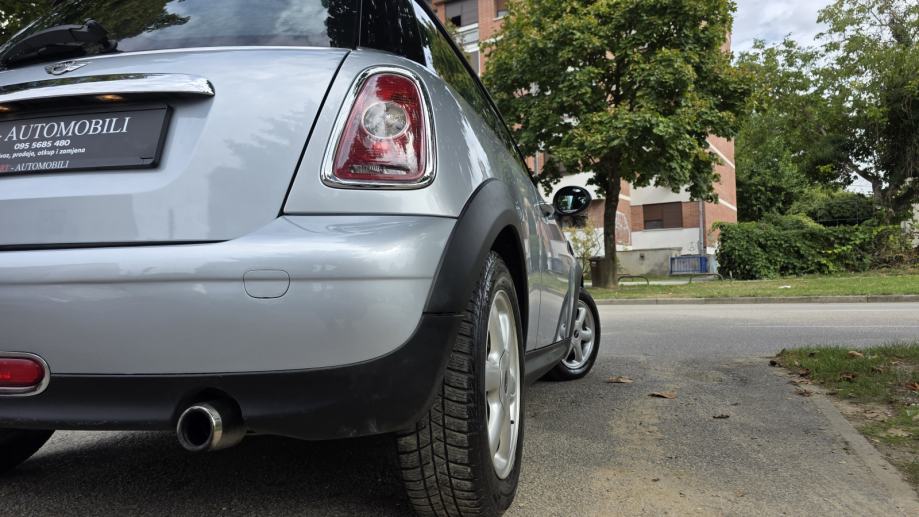 MINI Cooper 1.6 benzin, klima, panorama, servisna, alu, TOP STANJE..., fotografija 9
