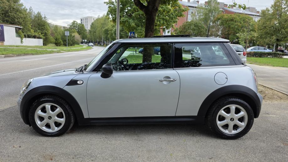 MINI Cooper 1.6 benzin, klima, panorama, servisna, alu, TOP STANJE..., fotografija 10