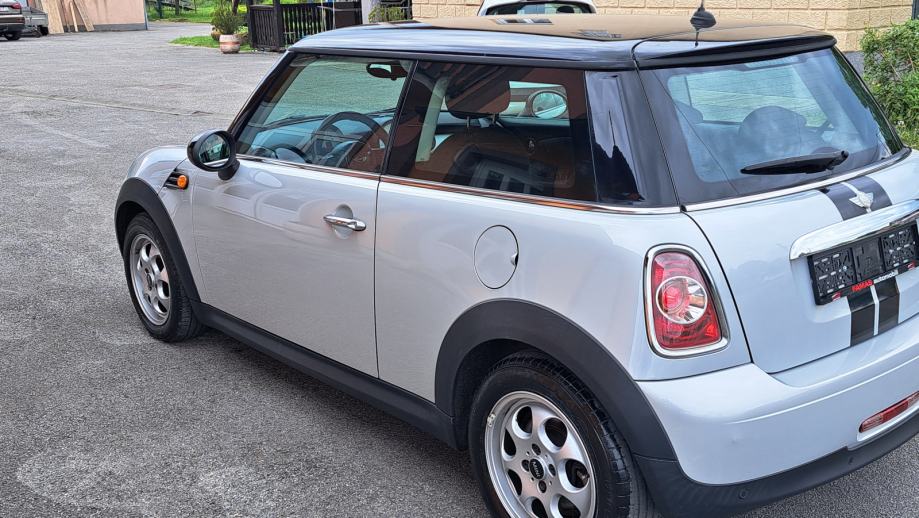 MINI Cooper 1.6 D, AUT KLIMA,ALU,TEMPOMAT, fotografija 6