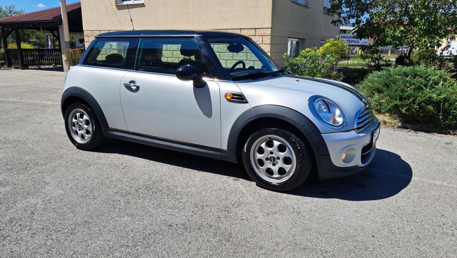 MINI Cooper 1.6 D, AUT KLIMA,ALU,TEMPOMAT, fotografija 13
