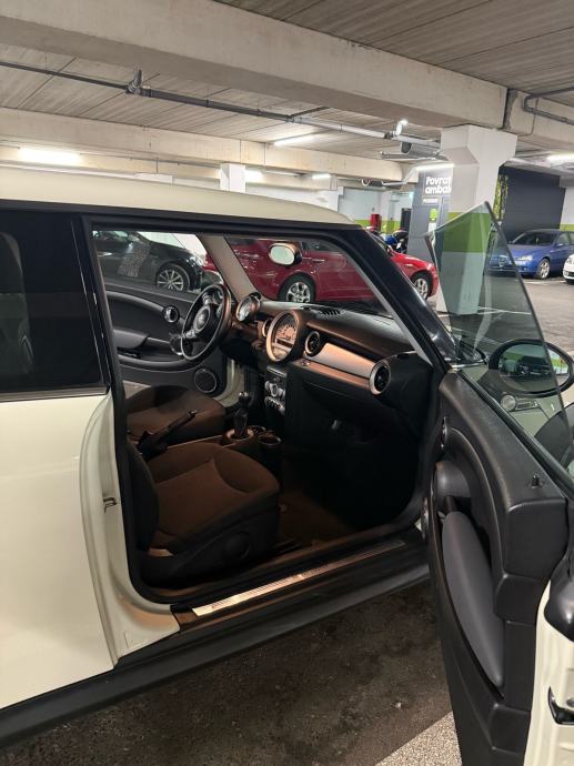 MINI Cooper 1,6, fotografija 6