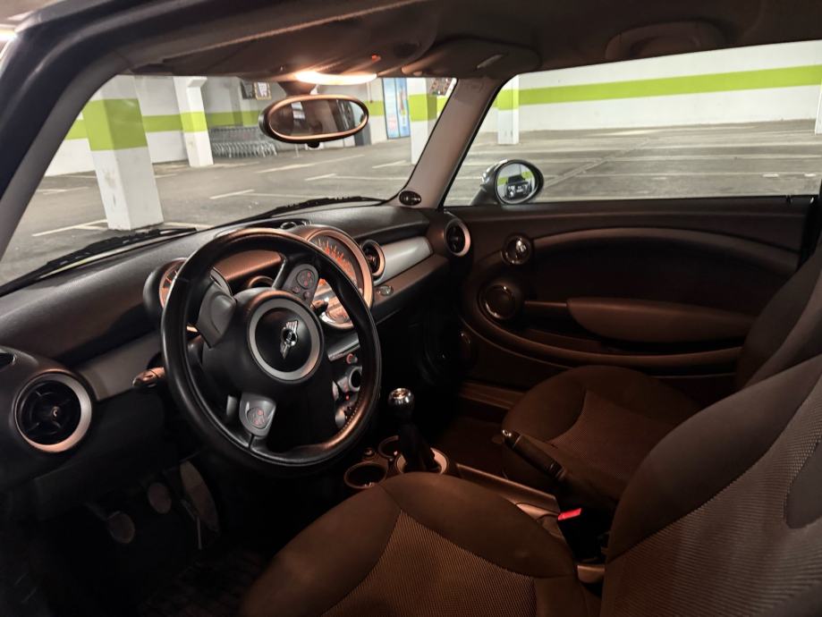 MINI Cooper 1,6, fotografija 8