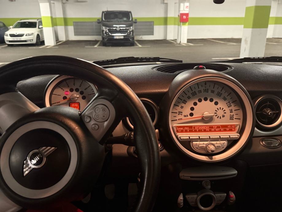 MINI Cooper 1,6, fotografija 9