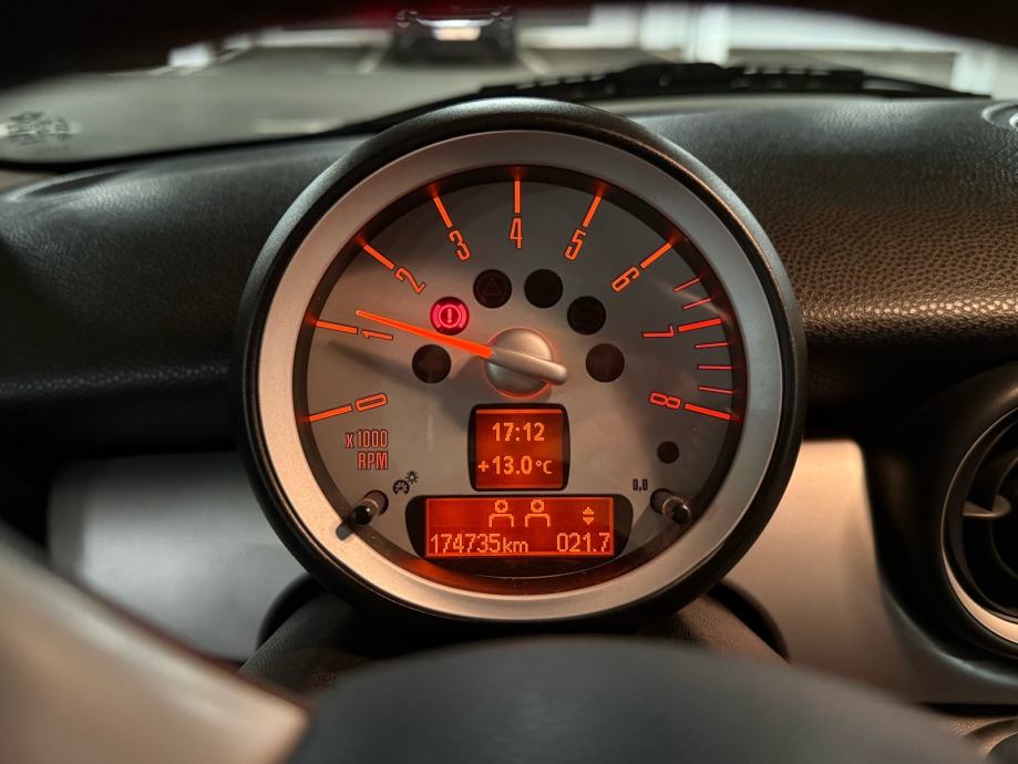 MINI Cooper 1,6, fotografija 10