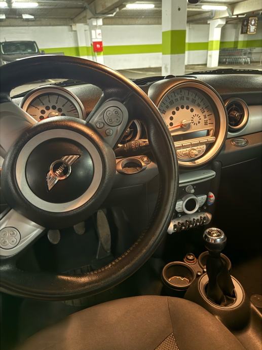 MINI Cooper 1,6, fotografija 11