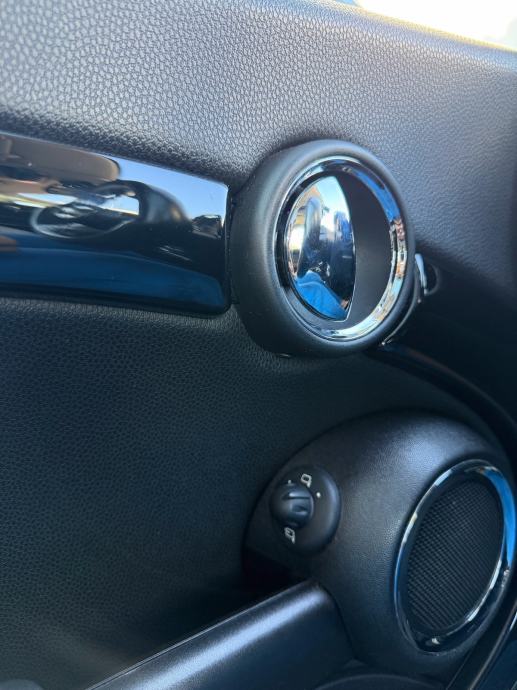 MINI Cooper D *AUTOMATIK*PANORAMA*XENON*NAVI*VELIKI+MALI SERVIS!, fotografija 16