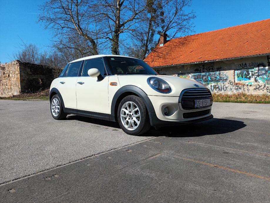 MINI Cooper D***REGISTRIRAN***KAO NOV, 2015 god.