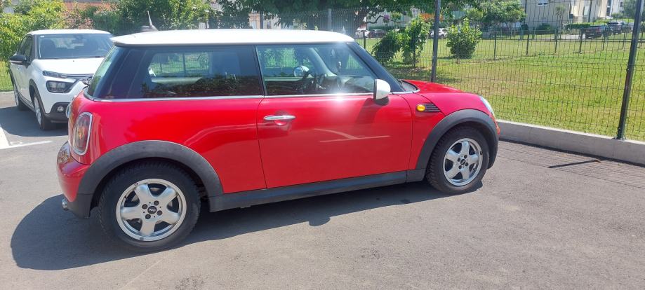 MINI Cooper Cooper D, fotografija 8