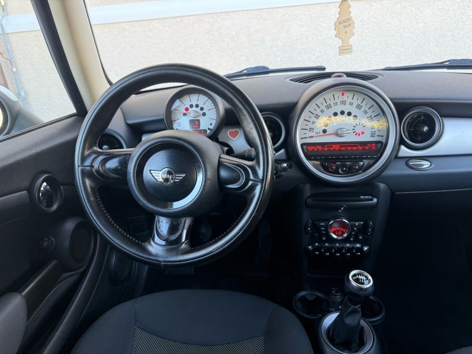MINI Cooper Cooper D, fotografija 5