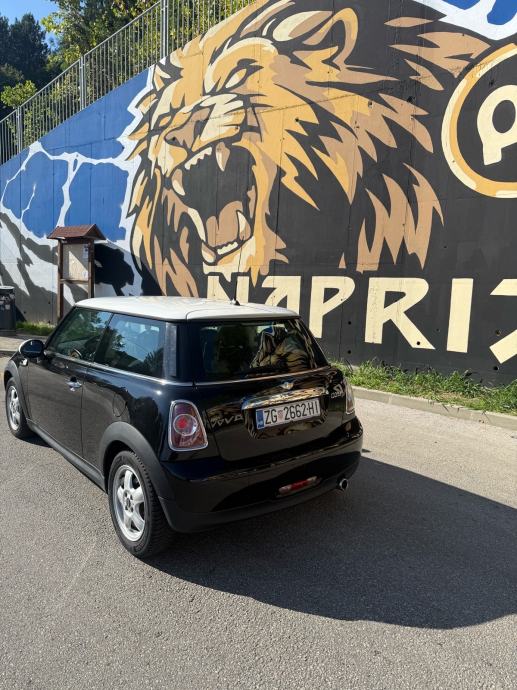MINI Cooper Cooper D, fotografija 3