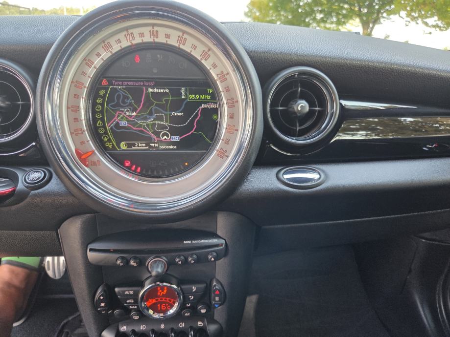 MINI Cooper SD coupe, fotografija 9
