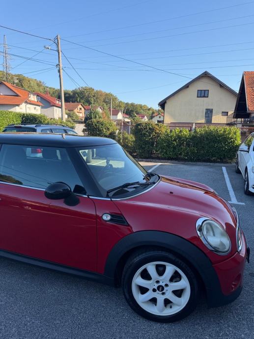 MINI Cooper D 1.6 82 kW / 112 KS – 2010., pogled izvana - slika 3