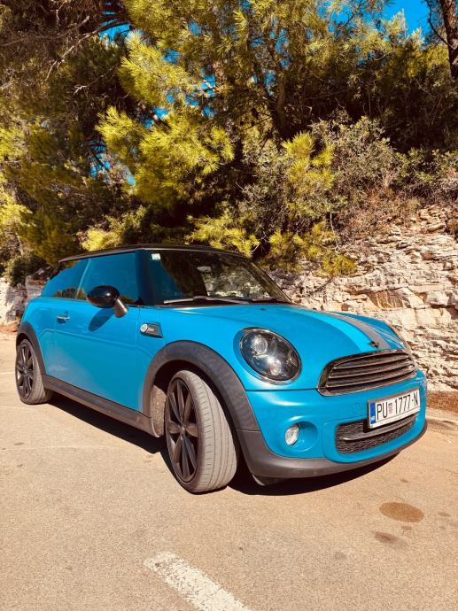 MINI Cooper D 2.0 AUTOMATIC | 2013g | 167.000km | NOVI DPF, fotografija 5