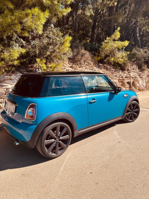 MINI Cooper D 2.0 AUTOMATIC | 2013g | 167.000km | NOVI DPF, fotografija 3