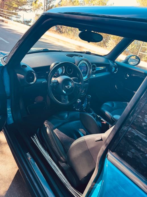 MINI Cooper D 2.0 AUTOMATIC | 2013g | 167.000km | NOVI DPF, fotografija 2