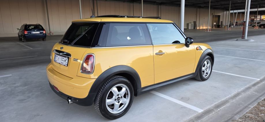 MINI Cooper Mini One reg. do 07/27, Super stanje, fotografija 15