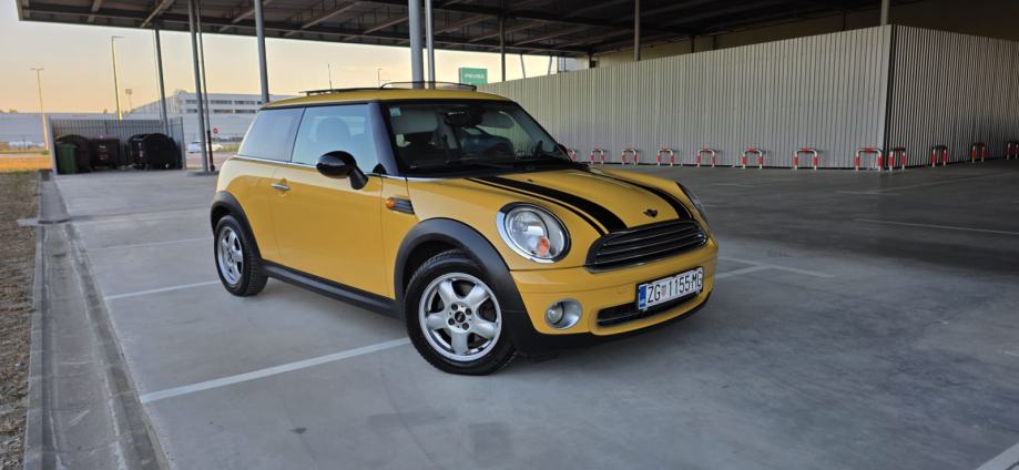 MINI Cooper Mini One reg. do 07/27, Super stanje, fotografija 11