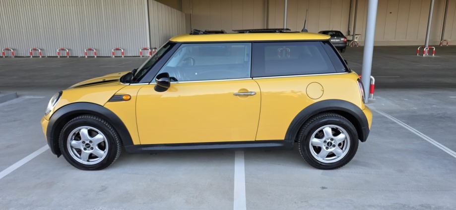 MINI Cooper Mini One reg. do 07/27, Super stanje, fotografija 4
