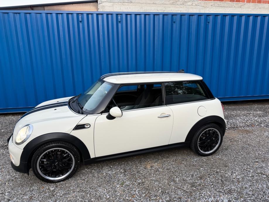 Mini cooper one 1.6, fotografija 2