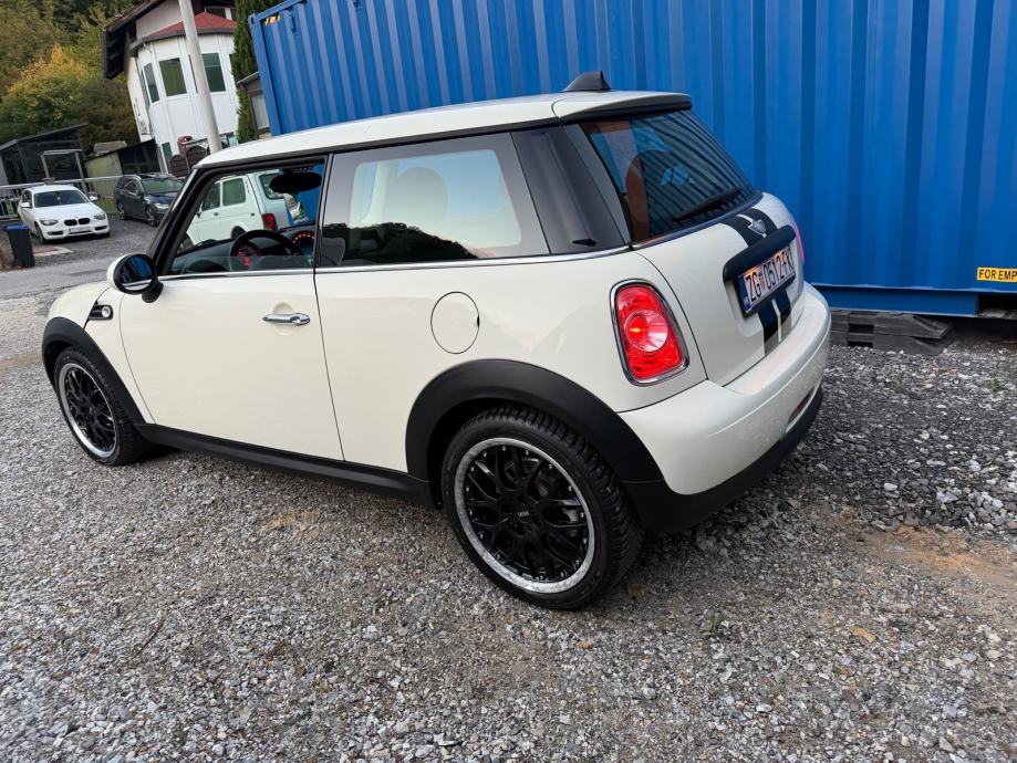 Mini cooper one 1.6, fotografija 3