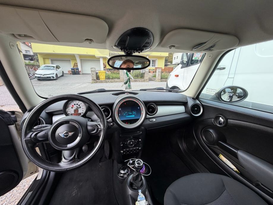 Mini cooper one 1.6, fotografija 13