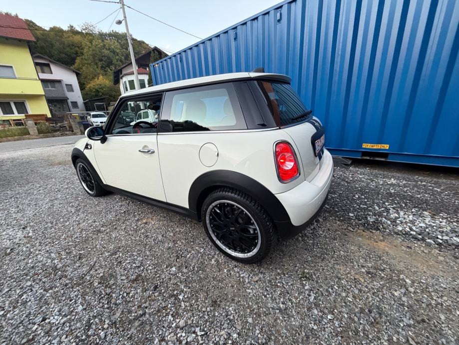 Mini cooper one 1.6, fotografija 5