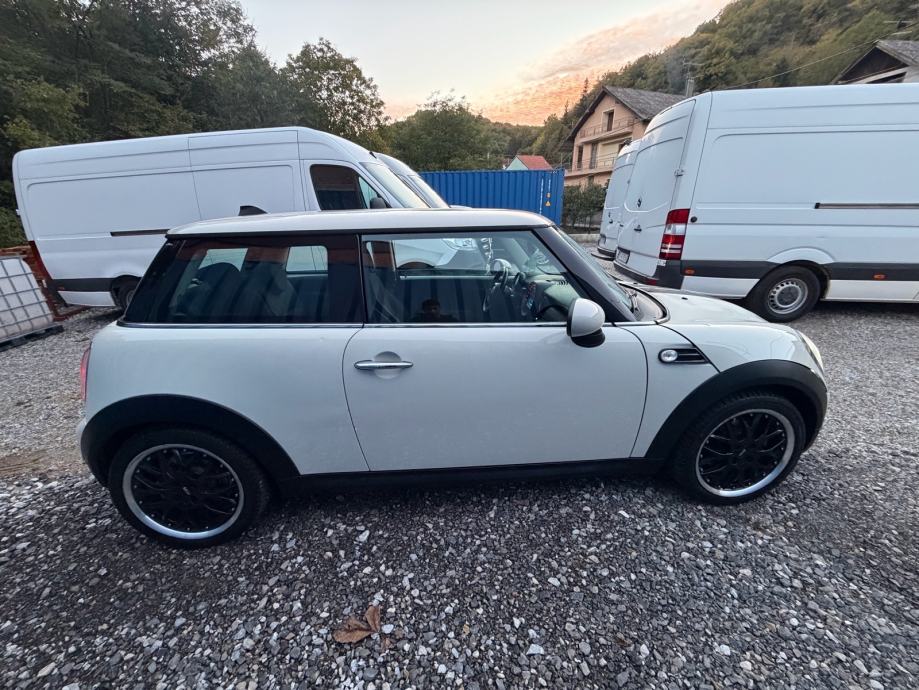 Mini cooper one 1.6, fotografija 7