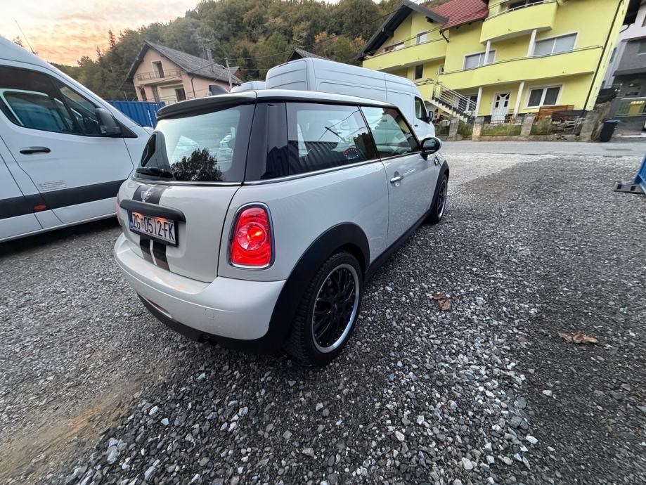 Mini cooper one 1.6, fotografija 10