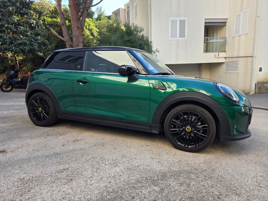 MINI Cooper SE ELECTRIC|13.500 km |FUL OPREMA |TOP STANJE |GARAŽIRAN, fotografija 3